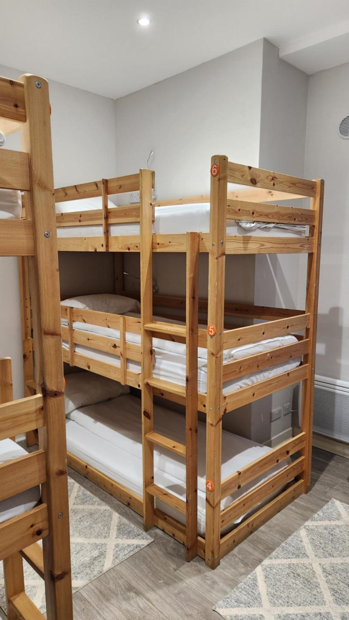 Matrix Hostel EDI Eksteriør billede